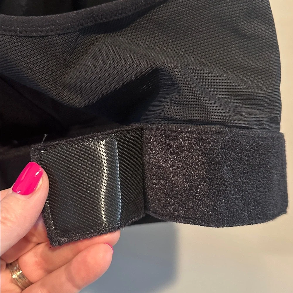 SHEFIT Ultimate Size 5Luxe Black High-Impact‎ Padded Adjustable Sports Bra w/Bag